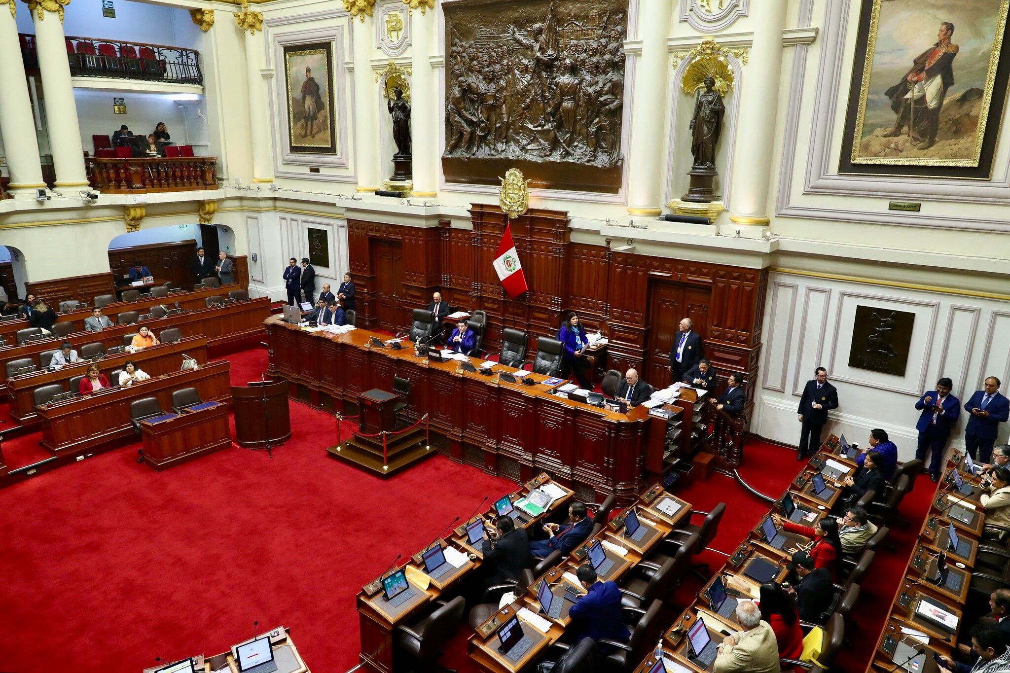 El pleno del Congreso aprobó esta resolución con 91 votos a favor y 17 en contra, oficializando así la delegación de poderes. (Foto: Congreso)