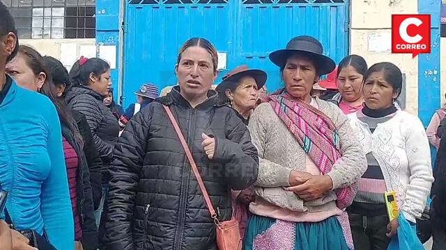 Padres de colegio realizan protesta por joven de 20 años que se hizo pasar por escolar en Huancayo