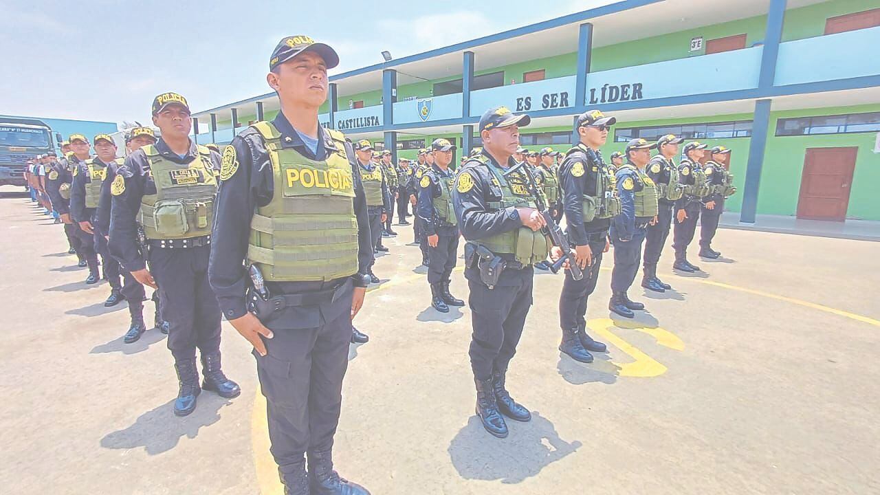 El centro poblado de Roma, lugar donde la noche del martes asesinaron a un joven futbolista, no tiene forma de enfrentar a la delincuencia. El comando policial decidió reducirle el número de agentes a la mitad y tampoco cuenta con un patrullero para cuidar sus calles. La misma situación se repite en otras localidades.