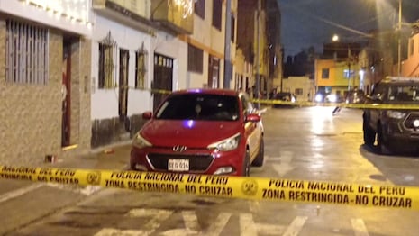 Callao: delincuentes disparan 10 veces contra auto de periodista que investigaba a Ciro Castillo