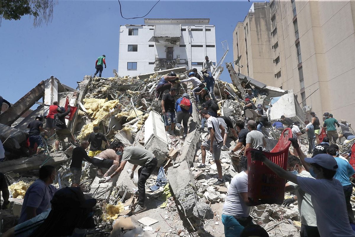 Risaralda reporta 40 fallecidos, Valle del Cauca 27 y Chocó cuatro. Pereira, Cali, Manizales, Quibdó y Armenia se encuentran entre las ciudades con mayores afectaciones tras el terremoto. (foto: EFE/ Ernesto Guzmán Jr)