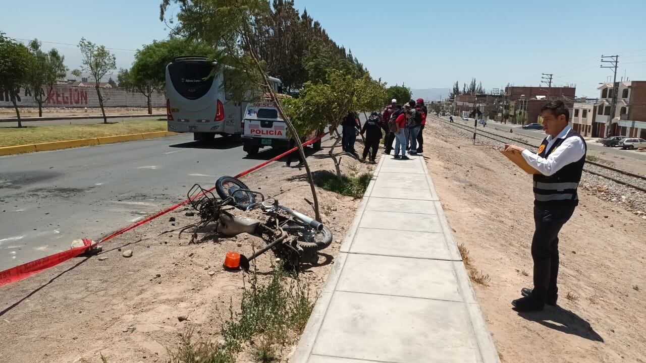 La Policía acudió al lugar para iniciar con las diligencias (Foto: Difusión)