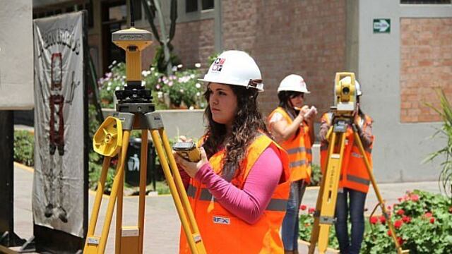 Más de 329 mil personas buscan trabajo en Lima Metropolitana, según INEI