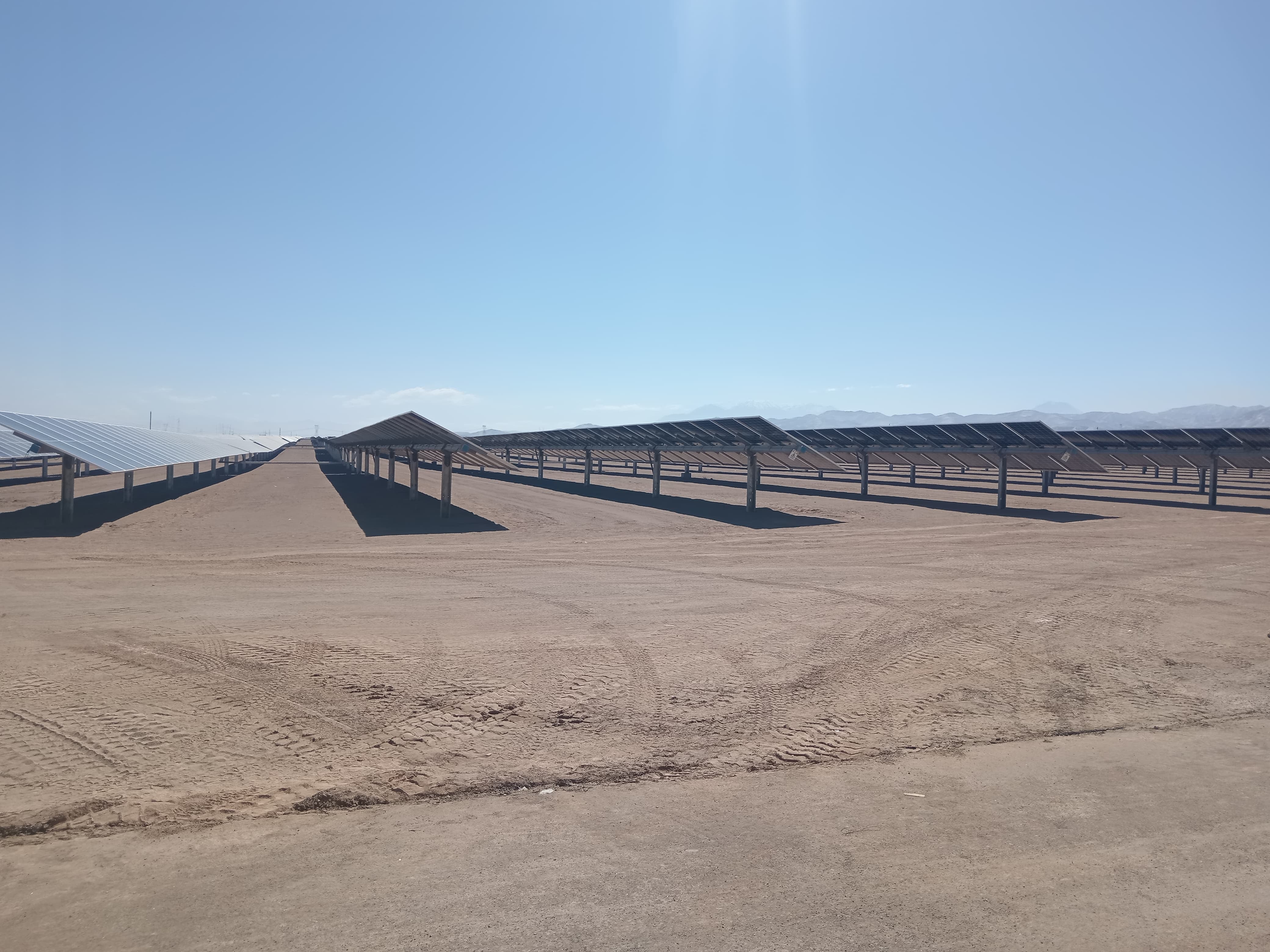 Planta de energía solar en el distrito de La Joya. Foto: GEC.