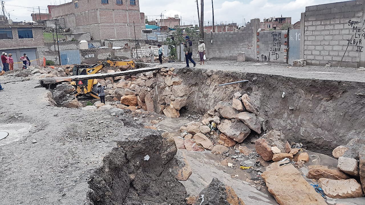 Viviendas en riesgo de caer por presencia de lluvias. Foto: GEC