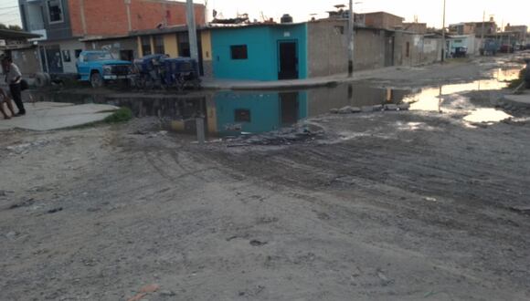 Familias indican que el agua putrefacta discurre por diversas calles de Santa Teresita