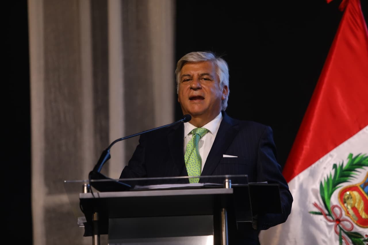 El candidato de Frente Esperanza expuso sus propuestas sobre economía, empleo y educación durante un foro electoral.Fotos: Antonio Melgarejo /@photo.gec