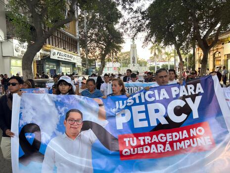 Los pobladores marchan contra los asesinatos ocurridos en la región Piura