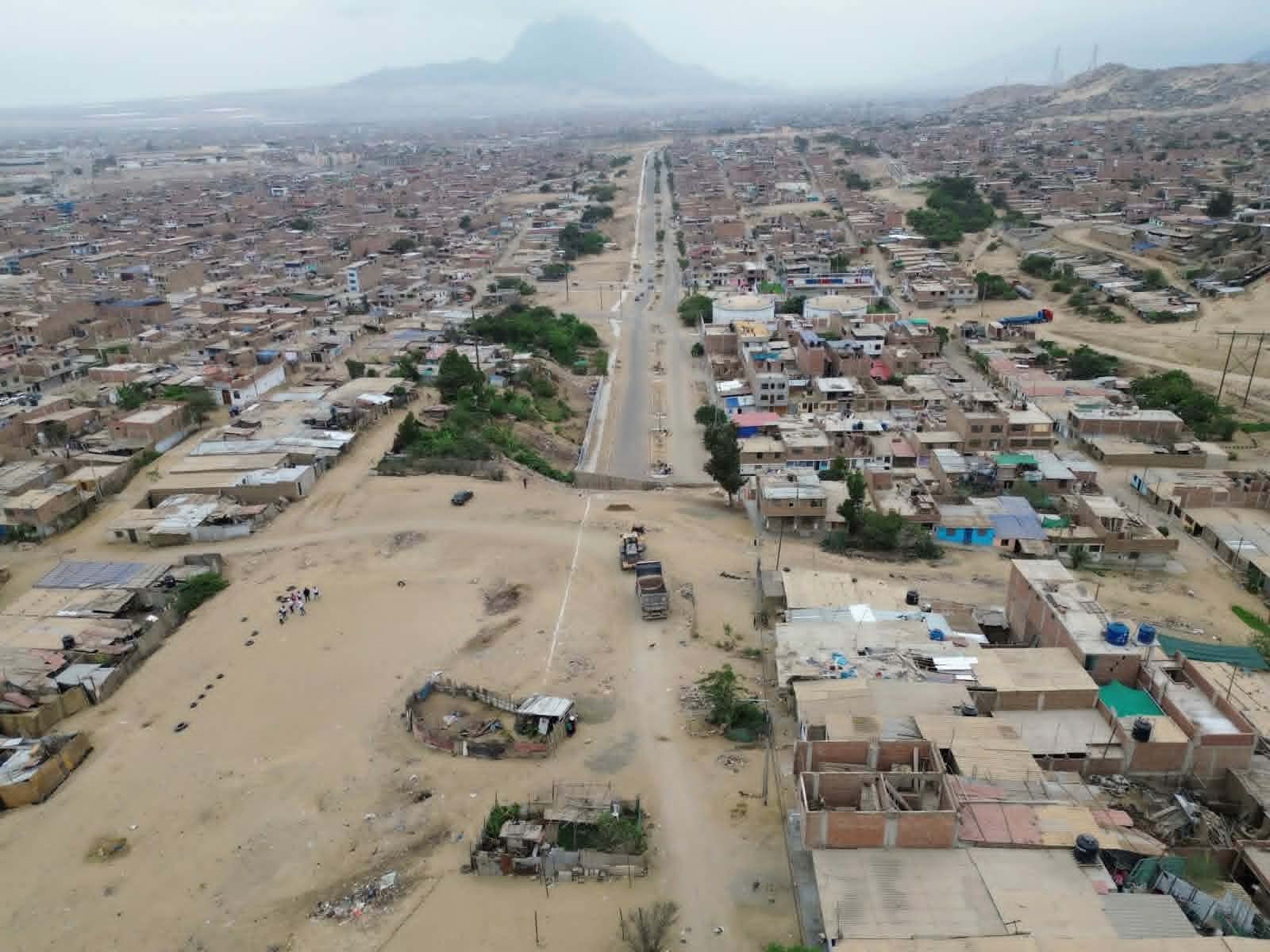 La eliminación del muro que bloqueaba el paso permitirá avanzar con la conexión entre La Esperanza, Alto Trujillo, Florencia de Mora, El Porvenir y Laredo.