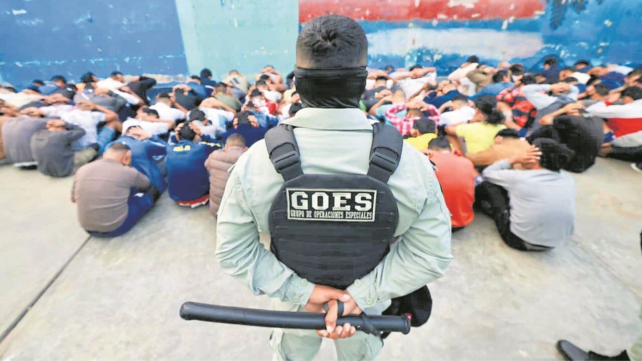 Desde la Defensoría del Pueblo en La Libertad se insta a las autoridades a evaluar entre lo urgente y lo importante para priorizar la atención de los problemas por los que atraviesa el penal El Milagro, en Trujillo. Advierten que hay riesgo de contagio masivo de tuberculosis por el hacinamiento e insalubridad.