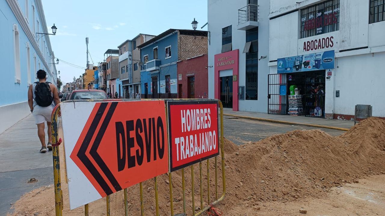 El representante de gremio de taxistas de Trujillo, Mario Moreno, afirma que solo son paliativos y que se ejecutan sin planificación. En concejo de Trujillo pedirán rendición de cuentas.