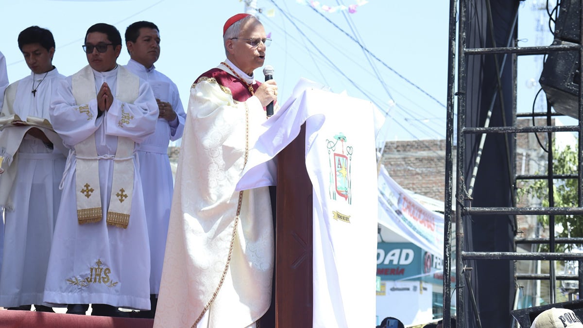 El papa León XIV repartió la palabra de Dios durante años en Perú. | Foto: Walac Noticias