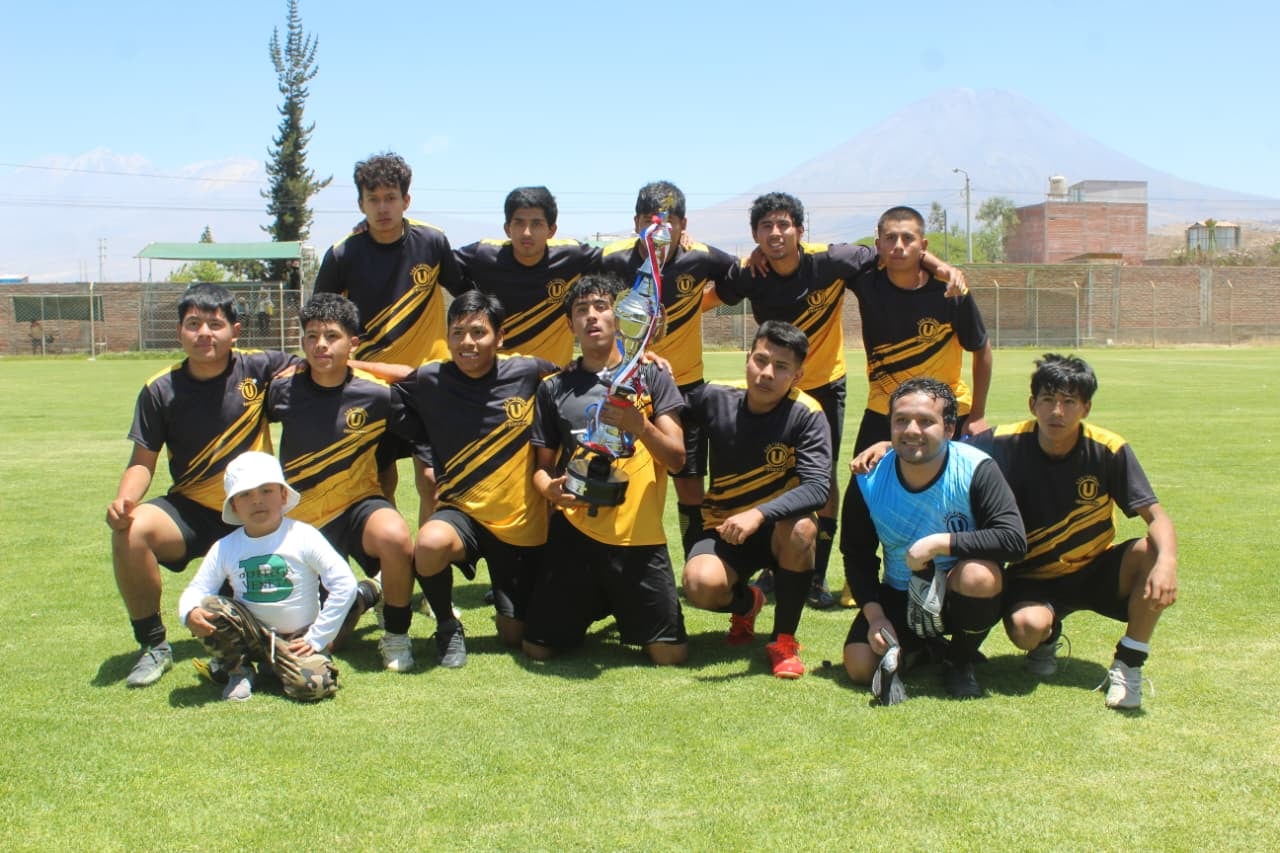 CSD La Unión campeona en la Segunda División de Characato. (Foto: Álvaro Figueroa/@photo.gec)
