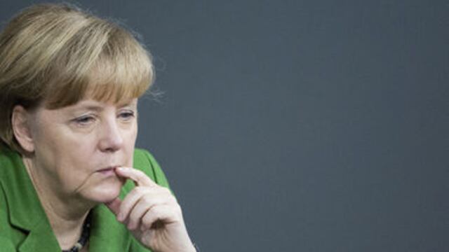 Angela Merkel sufrió fuerte lesión mientras esquiaba