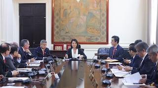 Gobierno suma al menos seis contradicciones públicas