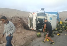 Arequipa: Zapallos quedan regados tras aparatosa volcadura de camión en Quebrada del Toro