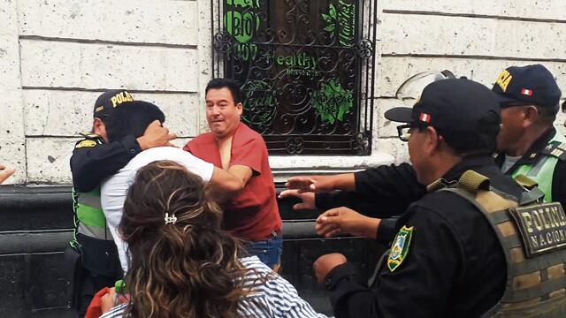 Arequipa: Congresista Edwin Martínez justifica su reacción ante la agresión que sufrió ayer (VIDEO)