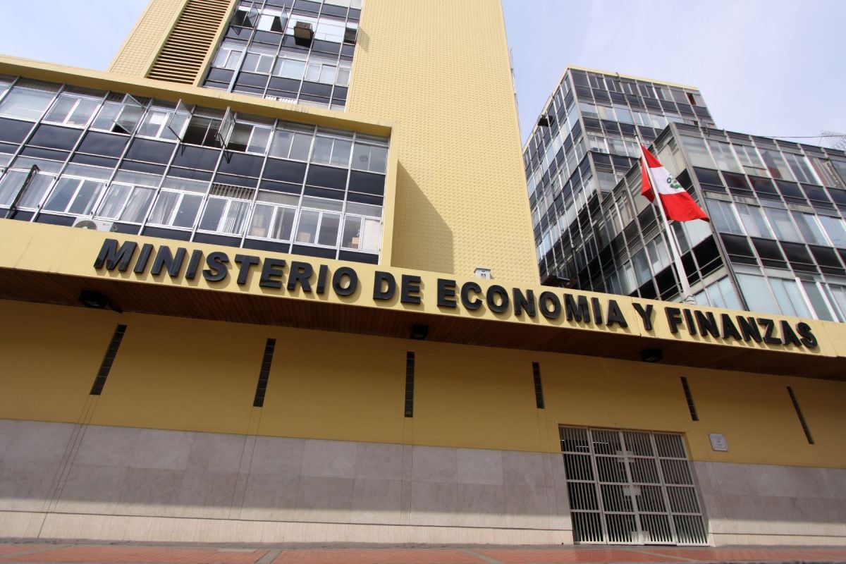 El Ministerio de Economía y Finanzas busca ampliar los recursos de contingencia del Estado e incluir fondos adicionales para intervenciones preventivas frente a emergencias climáticas.