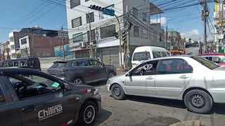 Cierran una cuadra de la Av. Pumacahua y se genera congestión en Cerro Colorado