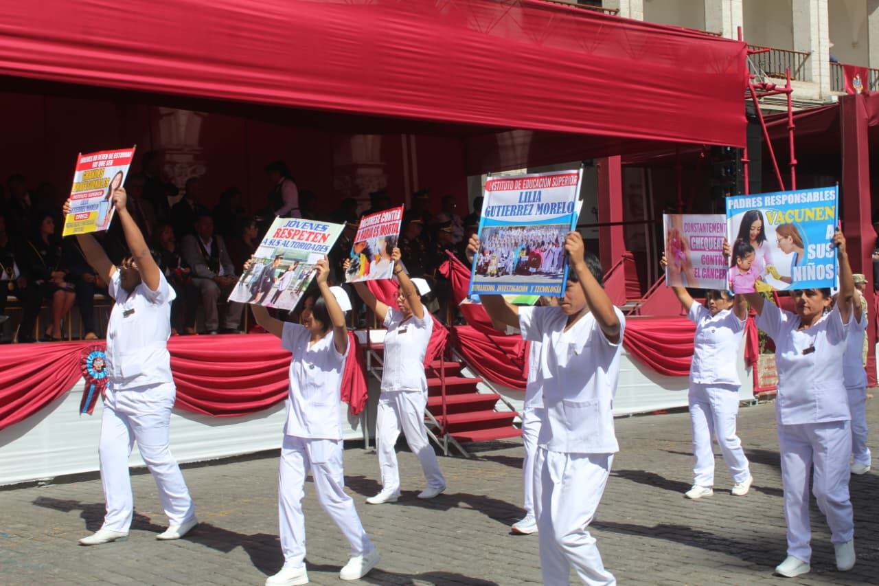 Autoridades saludan a Arequipa en su mes jubilar por el 486.° Aniversario de fundación. (Foto: Yunsu Pariapaza/@photo.gec)