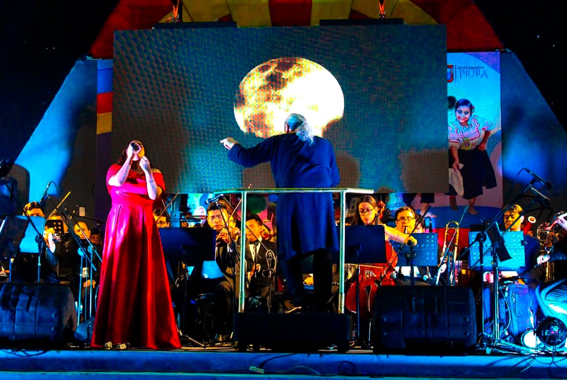 Se rindió tributo a dos grandes divos de la canción internacional.