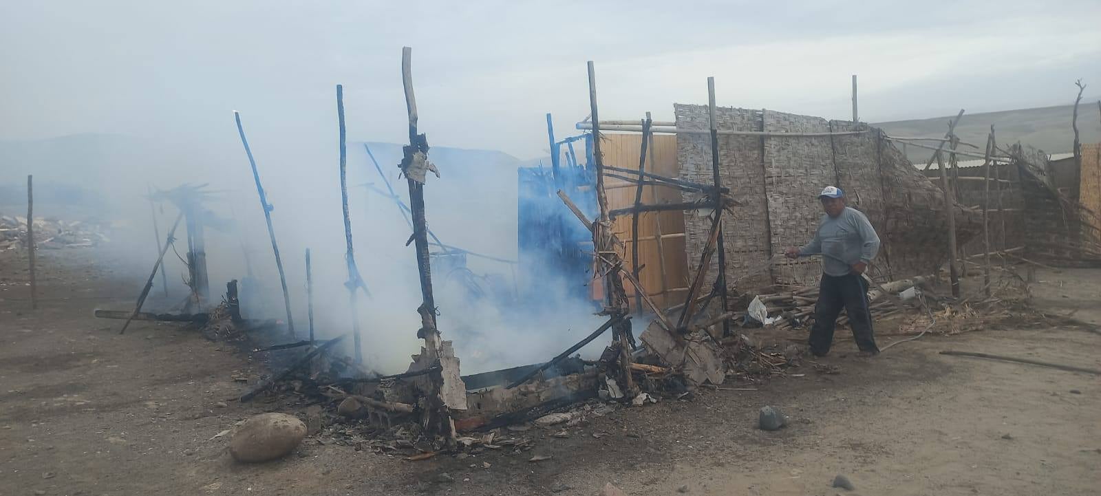 Voraz incendio consumió vivienda en anexo de Chaviña, en Caravelí. Foto: Chaviña tv'.