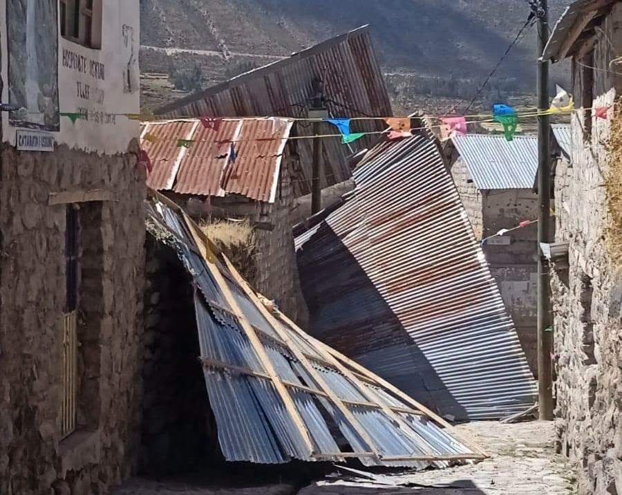 Fuertes vientos desprenden las calaminas en Pampamarca, La Unión (Foto: Radio Cotahuasi)