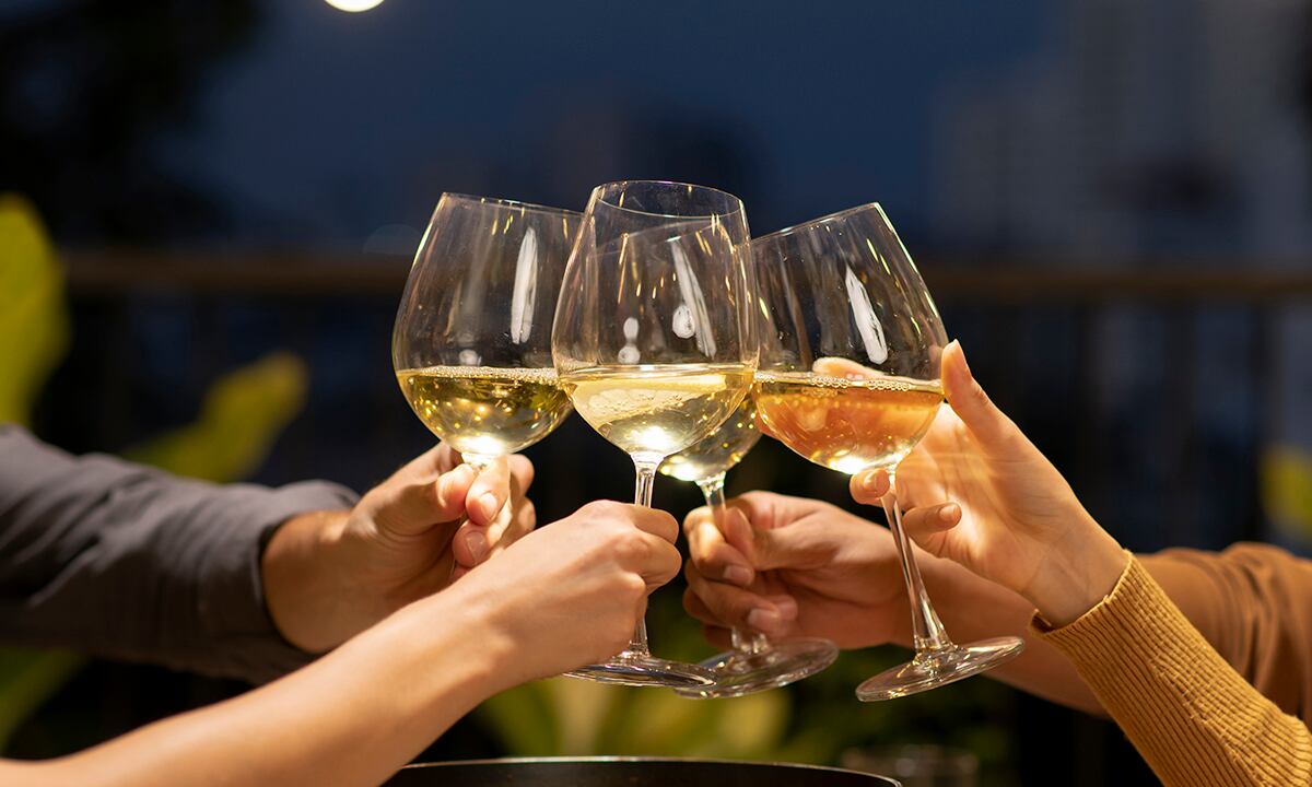 Conoce aquí las frases e imágenes para compartir con tus seres queridos en Año Nuevo. (Foto: Freepik)