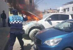 Tacna: Pánico genera incendio de vehículo que se encontraba estacionado