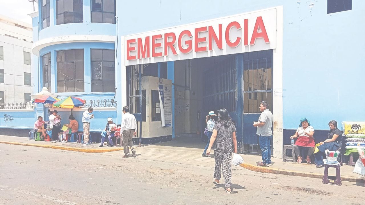 Titular del Ministerio de Salud dice que la infraestructura del nosocomio “prácticamente está colapsada” por el paso de los años.