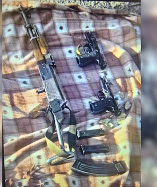 Hallan armas robadas a dos policías en Villa Sevilla, distrito de Jacobo Hunter. Foto: PNP.