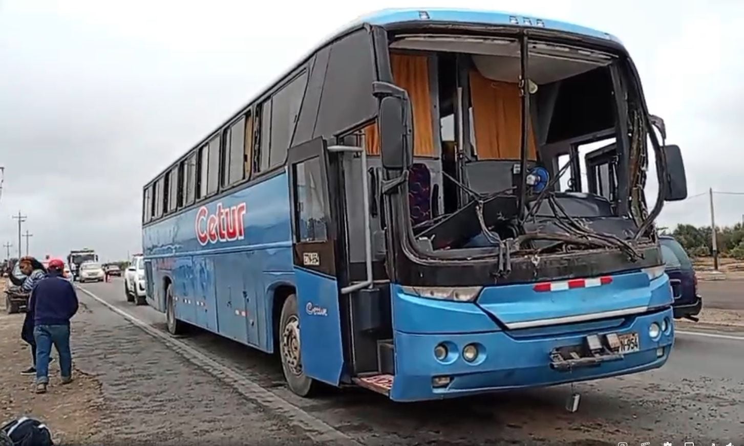 Bus de Cetur se dirigía de la ciudad de Tacna al puerto de Ilo. (Foto: Difusión)