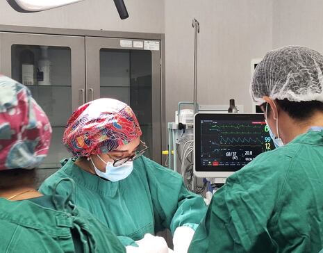Piura: Médicos del Hospital de Sullana extirpan un tumor de 6 centímetros