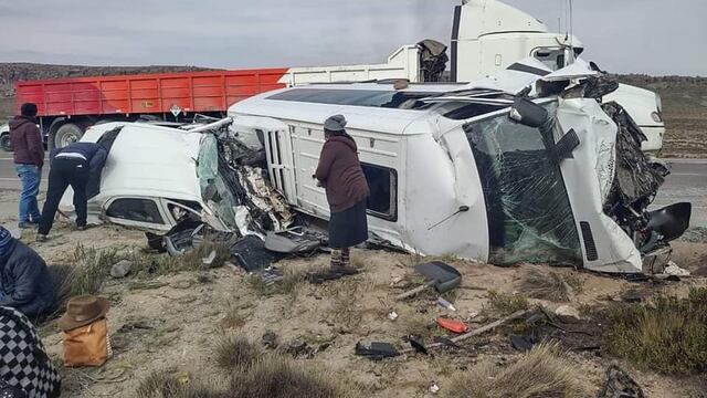 Cinco pasajeros de auto fallecen en la vía Arequipa-Puno