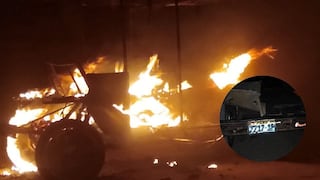 Vecinos queman mototaxi de hampones que asaltaron a dos mujeres