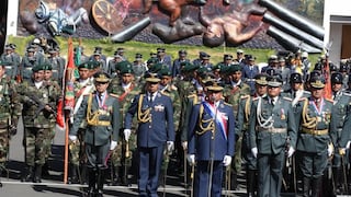Bolivia: FFAA reincorporan a 430 suboficiales retirados por manifestación