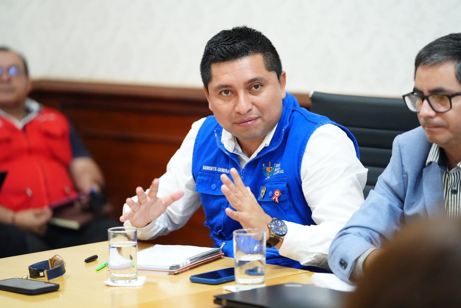 A pesar de que se detectó que hay personal que ejerce funciones para las que no se le requirió, el gerente general de la Región alega que hay “mala interpretación”.