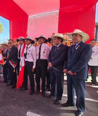 I.E. Honorio Delgado es primer lugar en Cayma en desfiles ecolar por Fiestas Patrias en Arequipa. (Foto: Yunsu Pariapaza/@photo.gec)