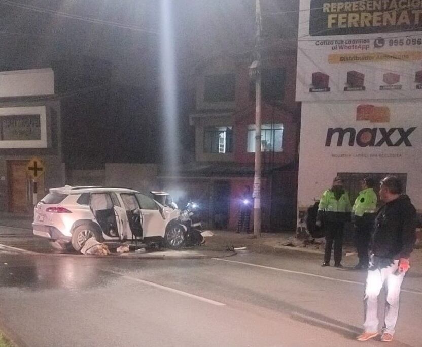 Policías y bomberos se movilizaron hasta la avenida Jorge Basadre, cerca de la vía de ingreso a "Ciudad Perdida".