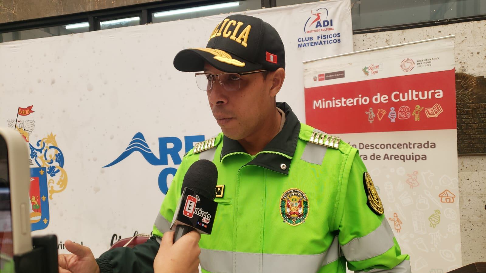 Policía hará uso de grúas para liberar espacios públicos en el Centro Histórico de Arequipa. Foto: GEC.