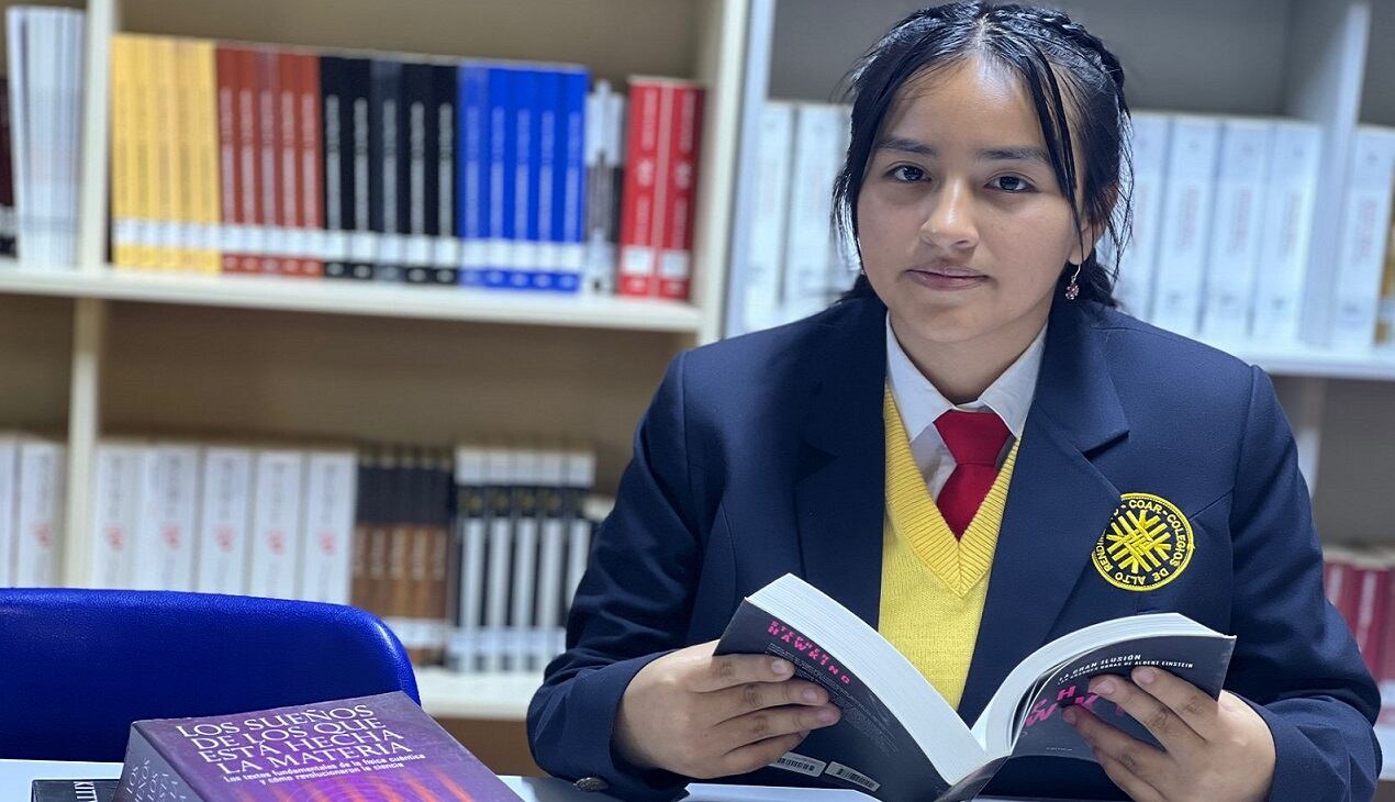 Estudiante estará una semana en el mayor centro de operaciones espaciales del mundo.