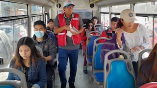 Suben a buses para decir no a la violencia en Arequipa