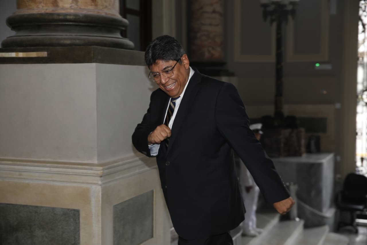 Llegada de ministro de Economía.