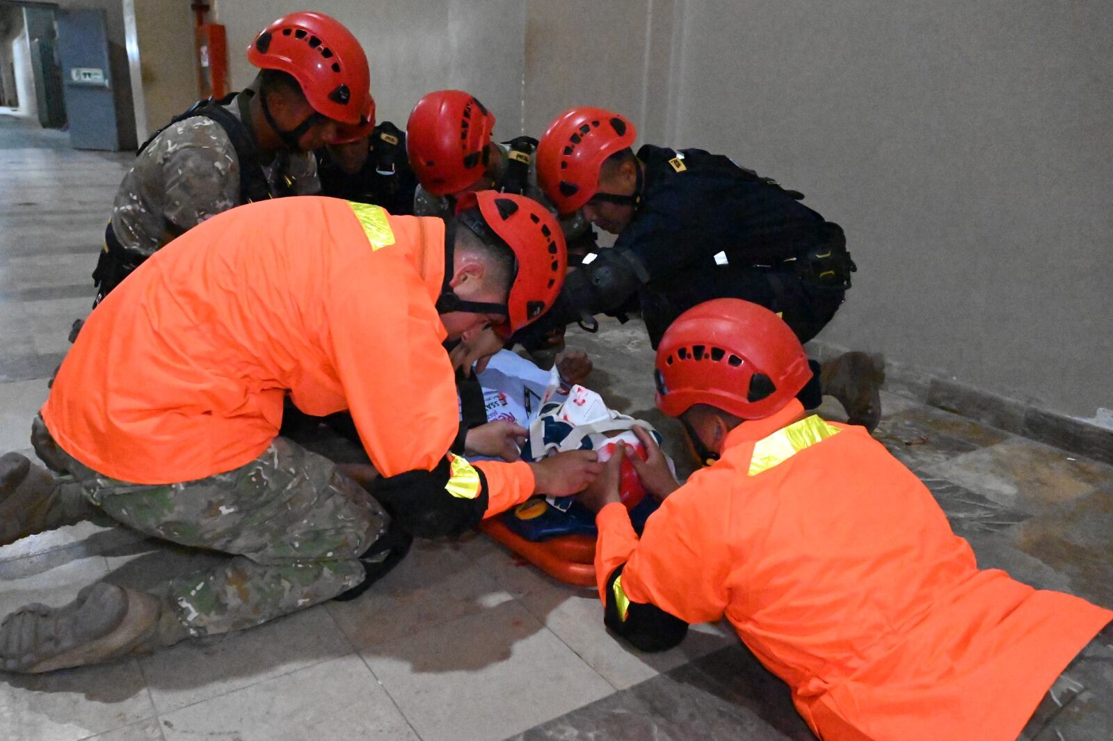 Más de 400 muertos dejó terremoto de magnitud 8 en Piura