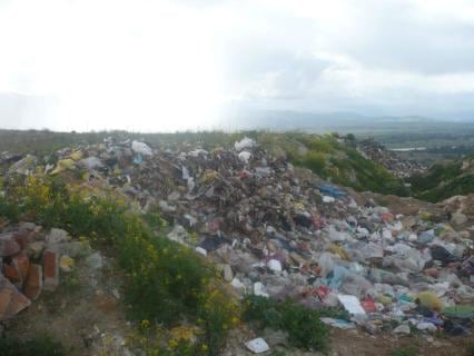 Hallan botadero clandestino de basura en la vía a Sapallanga