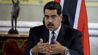 Nicolás Maduro pide a FF.AA. "aceitar armas" ante "amenazas" de Donald Trump