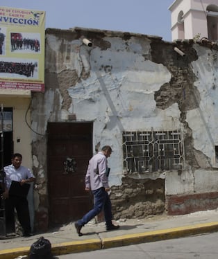 Casonas en Chiclayo están a punto de colapsar.