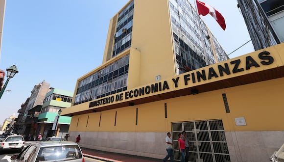 El Ministerio de Economía y Finanzas (MEF) dio luz verde para ampliar límite de gasto a entidades. (Foto: GEC)