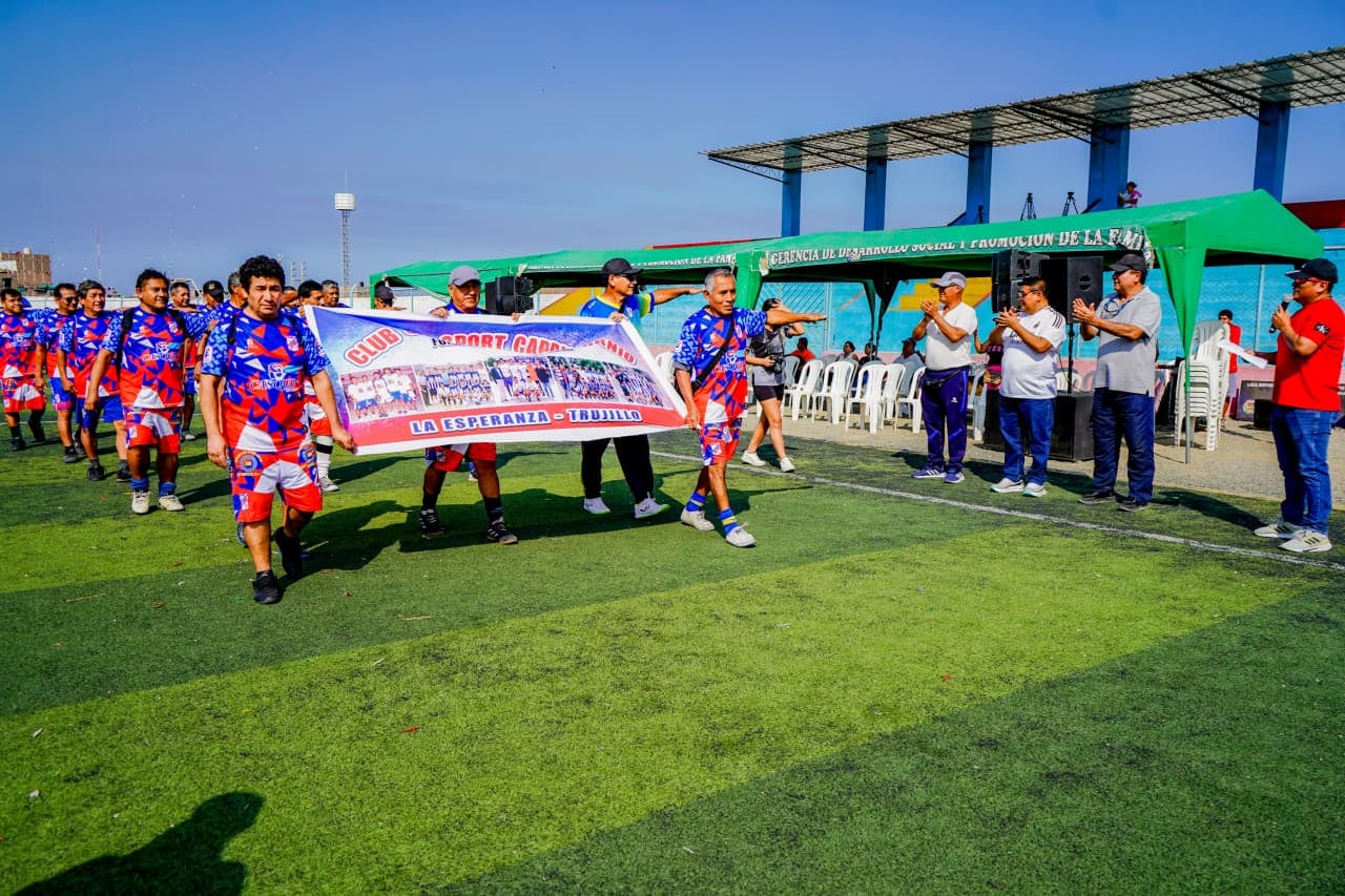 Torneo reúne a participantes de entre 40 y 65 años.