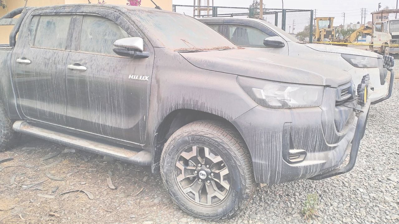 Los 18 vehículos se encuentran malográndose en la sede de Chavimochic en La Esperanza, mientras consejeros no tienen en qué movilizarse.